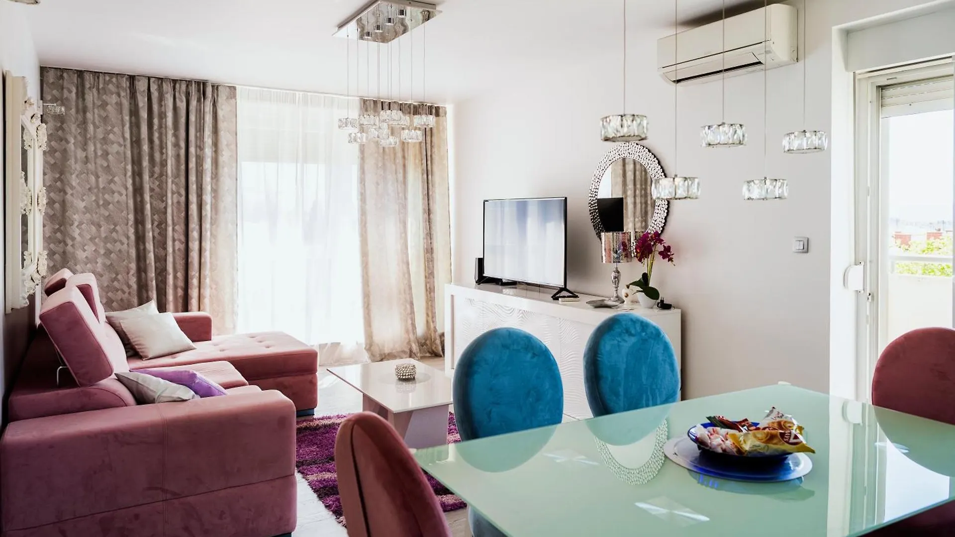 Downtown Luxury Apartment Emili Split