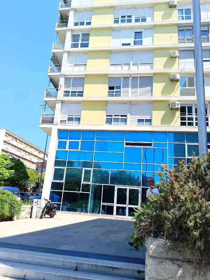 Downtown Luxury Apartment Emili Split